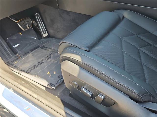 New 2027 BMW 550e xDrive w/ Executive Package AWD/4WD image 4