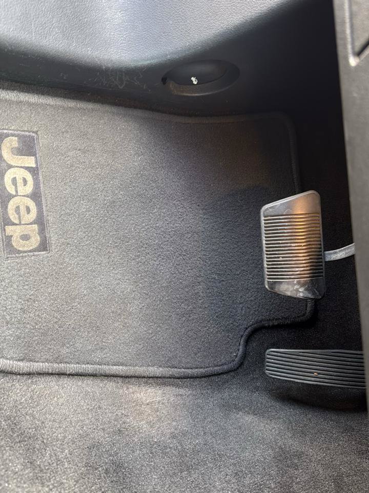 Used 2012 Jeep Liberty Sport RWD image 29