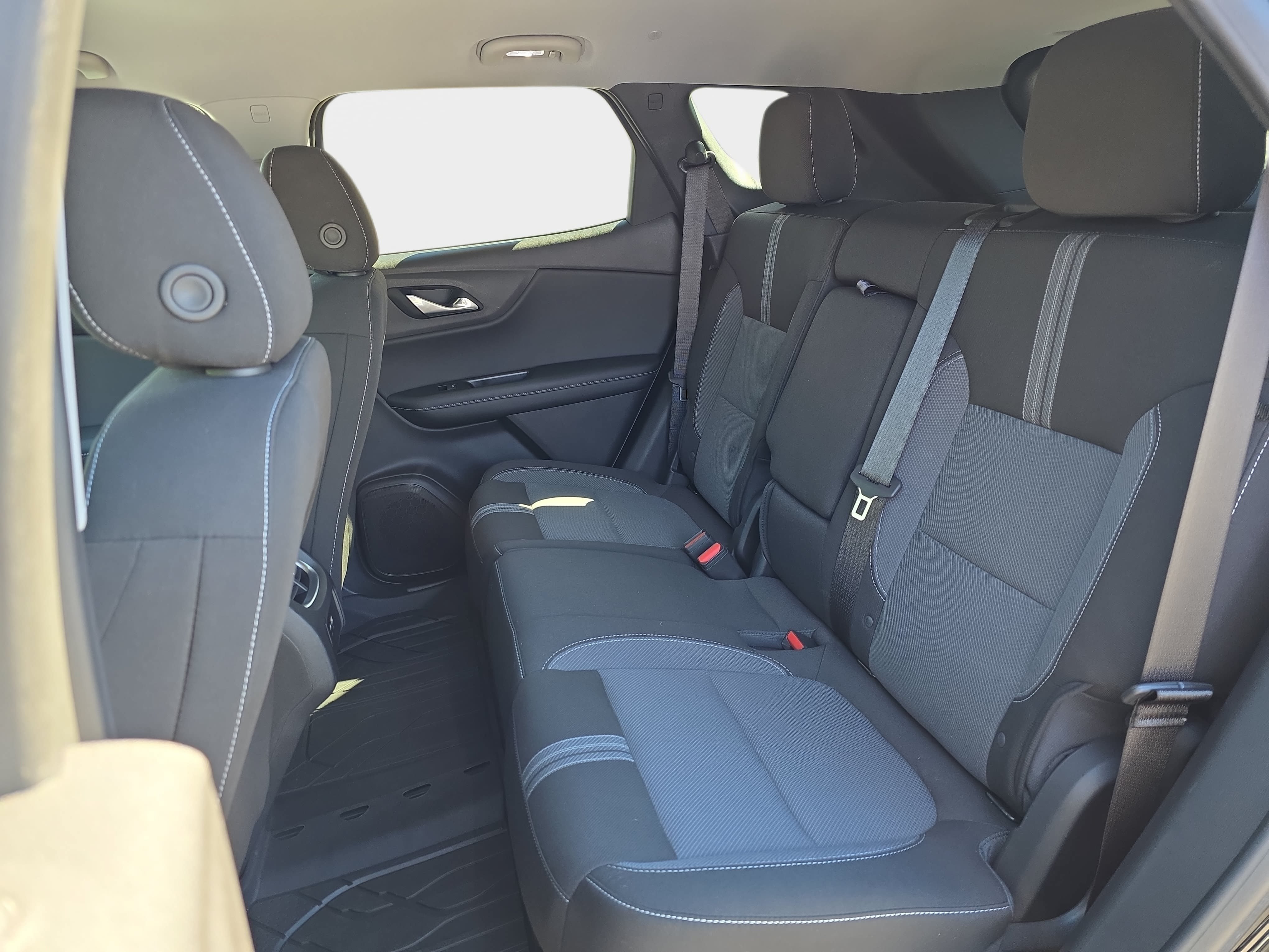 Used 2024 Chevrolet Blazer LT w/ Convenience Package FWD image 12