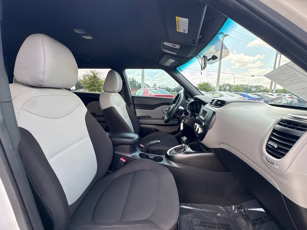 Used 2016 Kia Soul FWD image 23