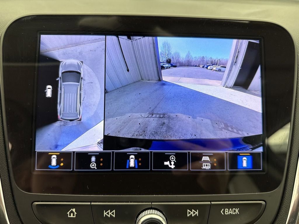 Used 2023 Chevrolet Equinox LT FWD image 28