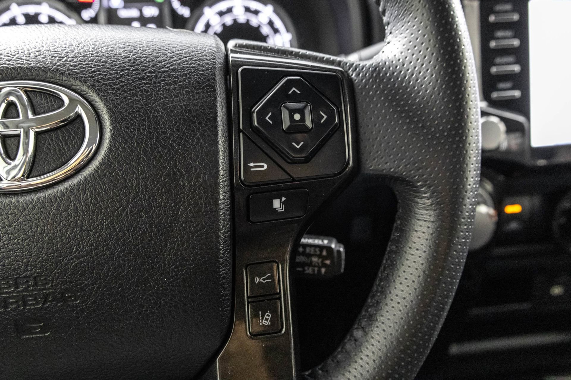 Used 2021 Toyota 4Runner TRD Off-Road AWD/4WD image 28