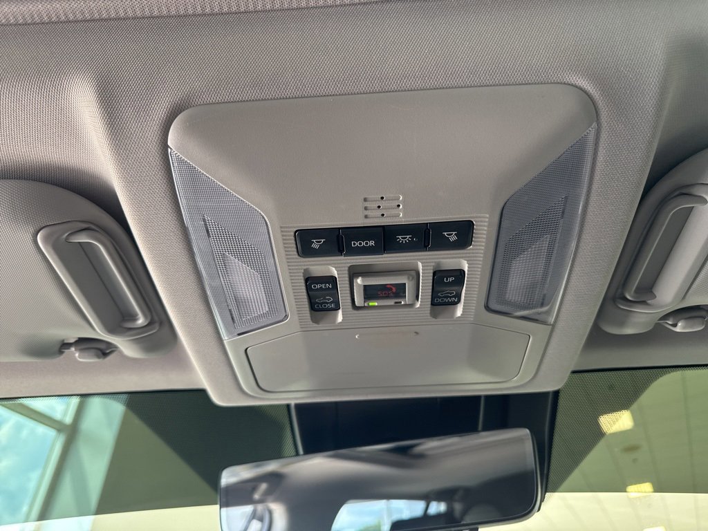 Used 2020 Toyota RAV4 Limited image 30