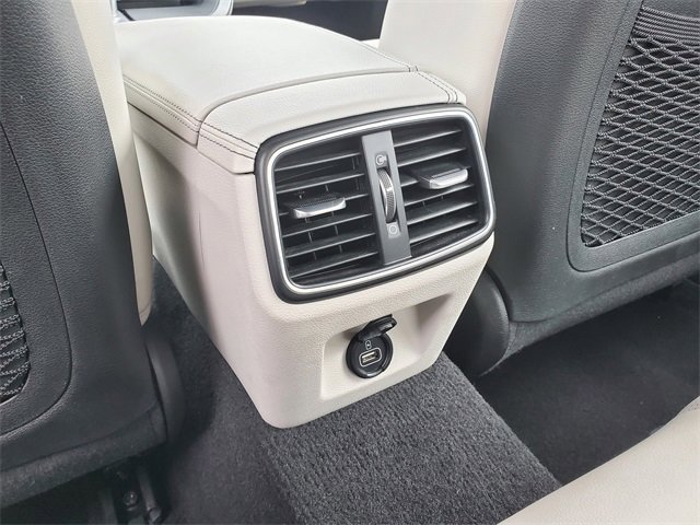 Used 2022 Genesis G70 2.0T image 26