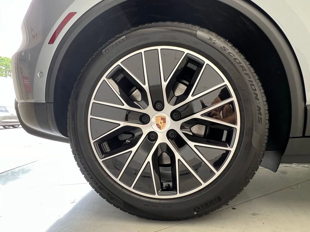 New 2025 Porsche Macan Electric image 27