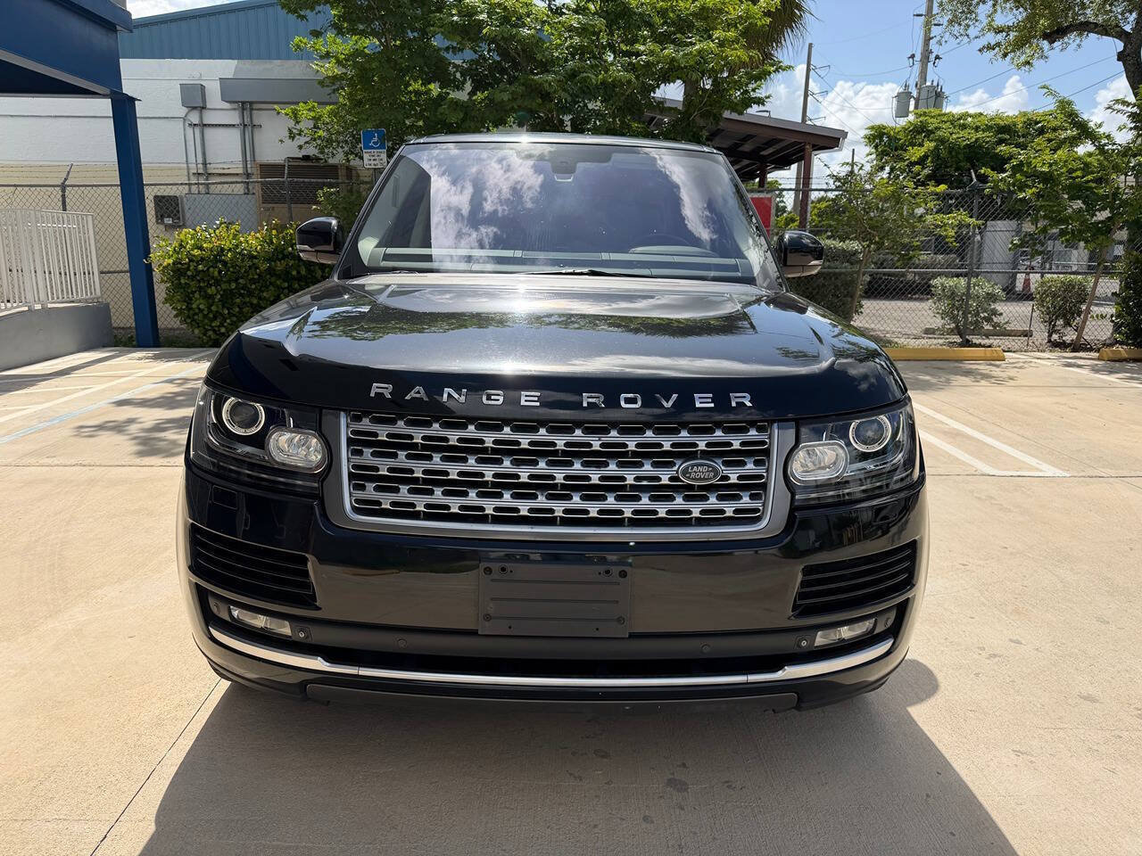 Used 2015 Land Rover Range Rover Supercharged AWD/4WD image 3