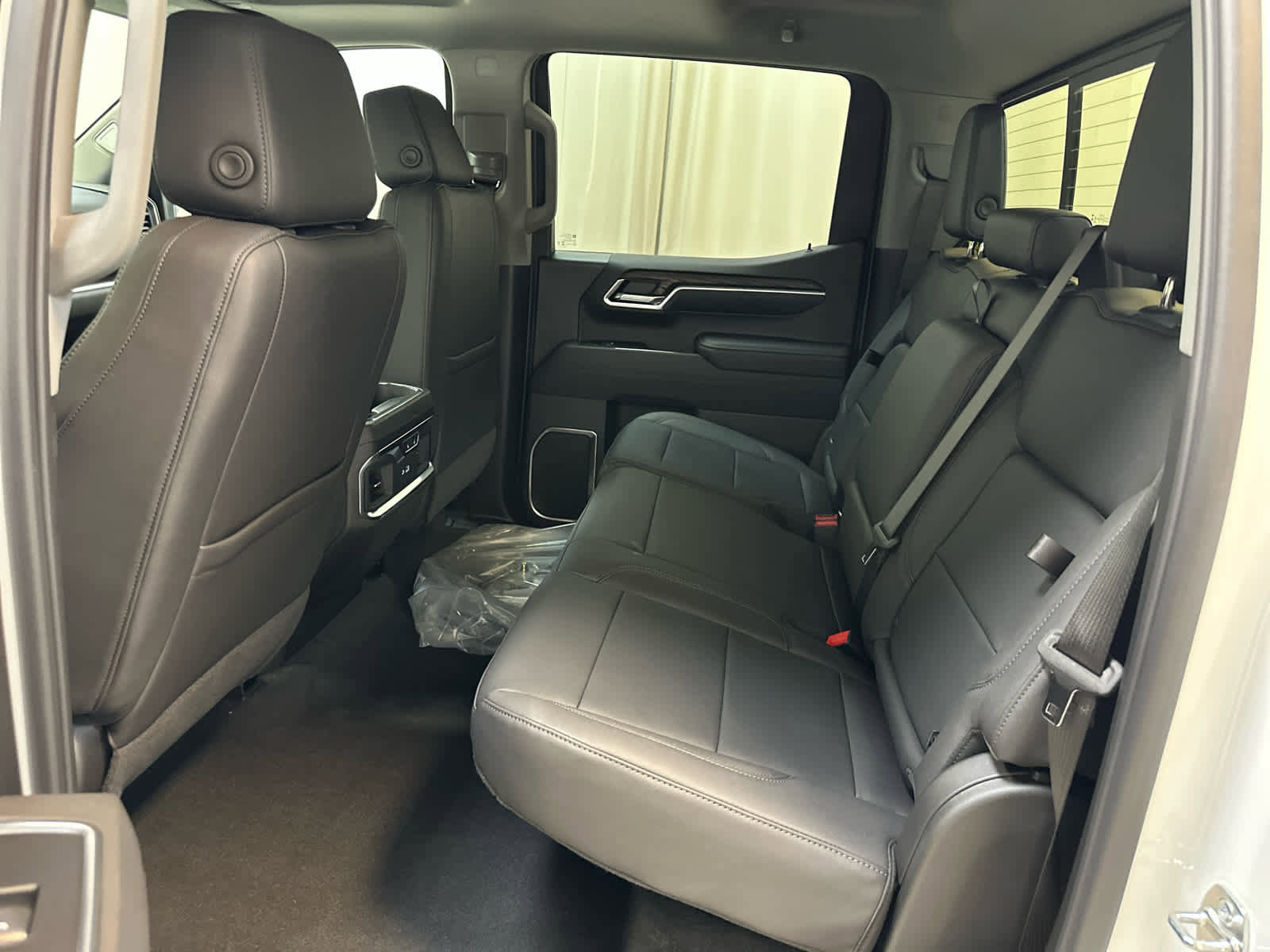 New 2026 GMC Sierra 1500 SLT w/ SLT Convenience Package image 13