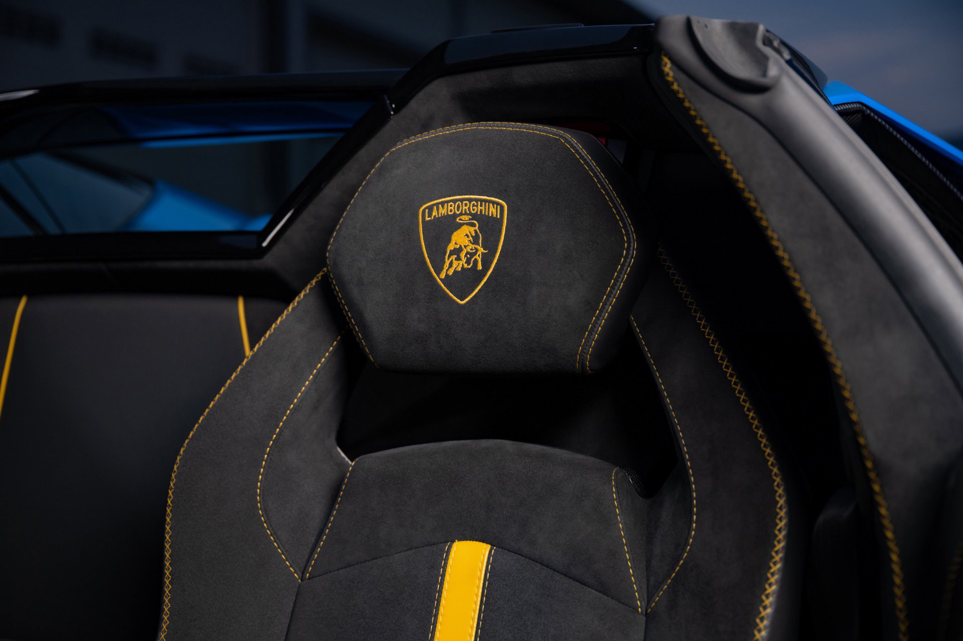 Used 2021 Lamborghini Aventador SVJ AWD/4WD image 22