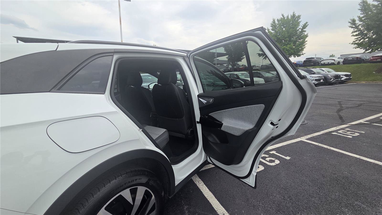 Certified 2023 Volkswagen ID.4 Pro AWD/4WD image 30
