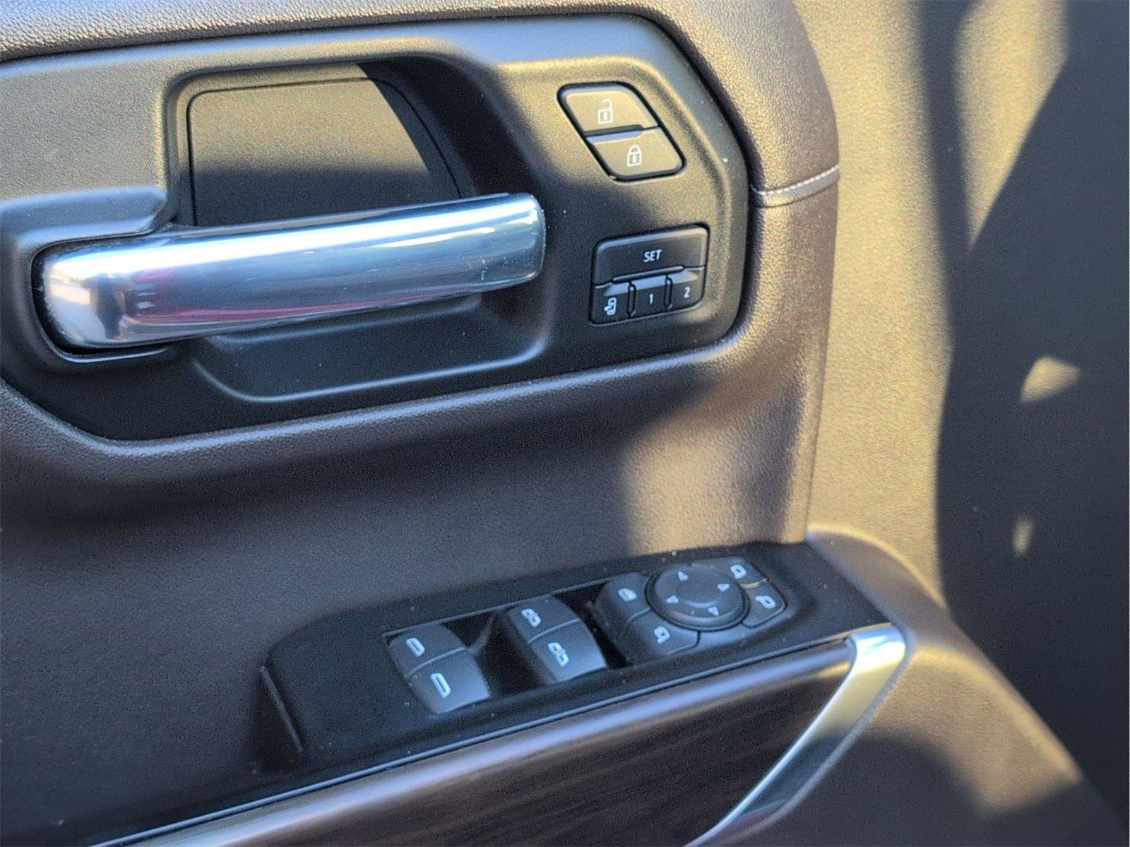 Used 2019 GMC Sierra 1500 SLT w/ SLT Premium Package image 17