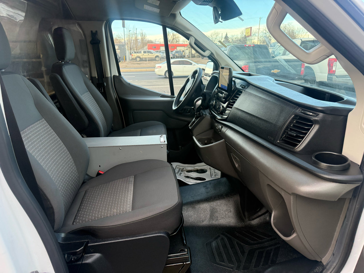 Used 2020 Ford Transit 250 Low Roof AWD image 32