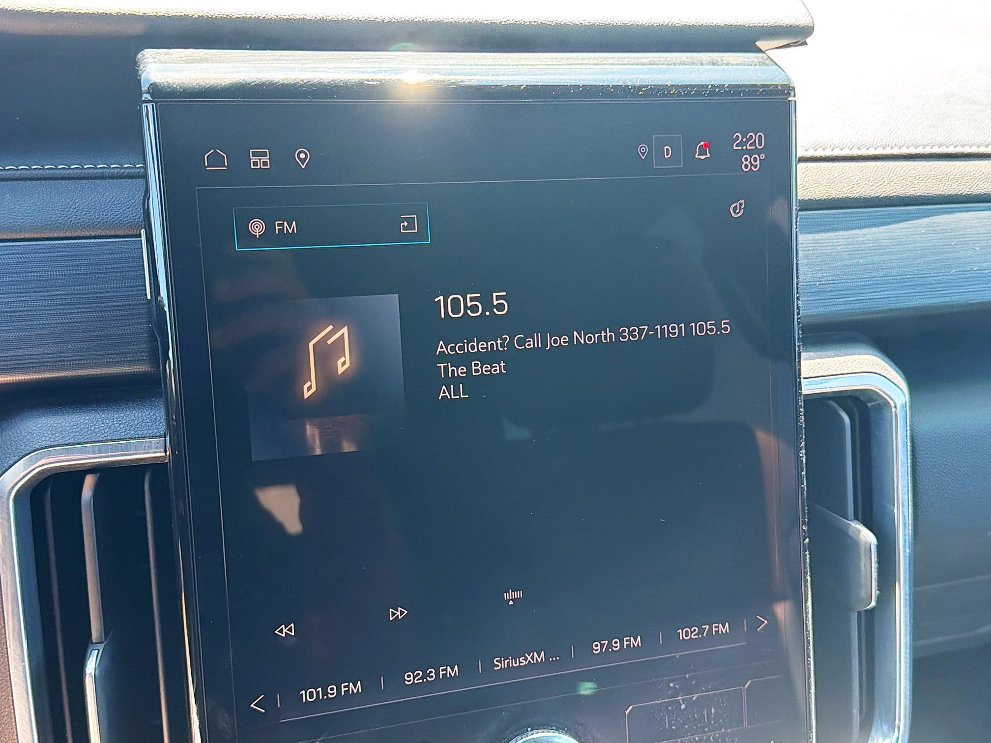 Used 2024 GMC Acadia Elevation image 30