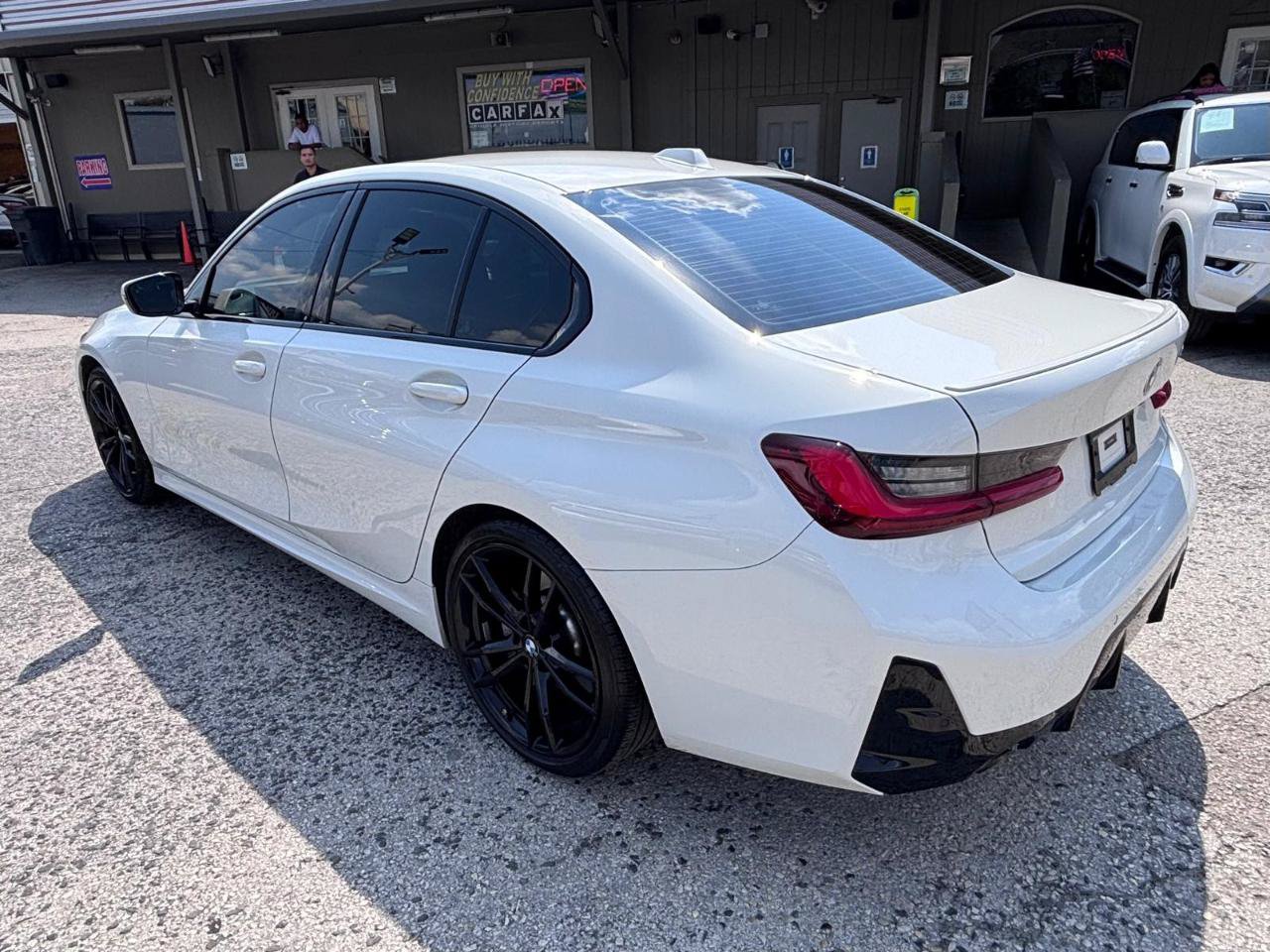 Used 2023 BMW 330i Sedan w/ M Sport Package RWD image 5