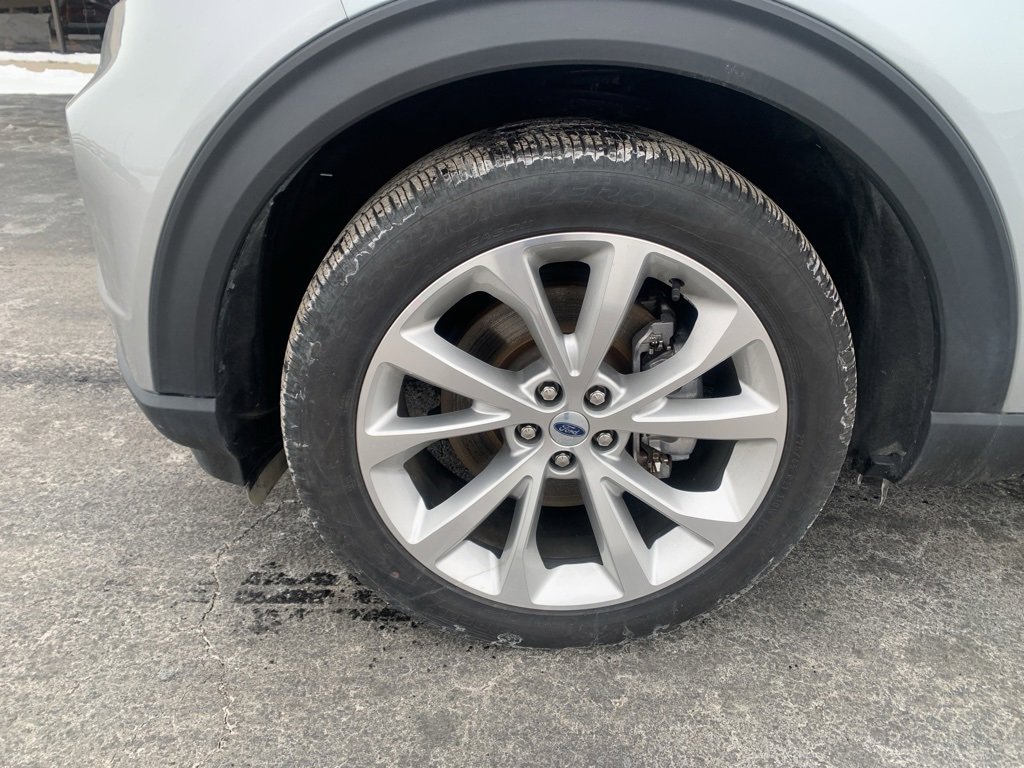 Used 2023 Ford Explorer Platinum w/ Class IV Trailer Tow Package image 9