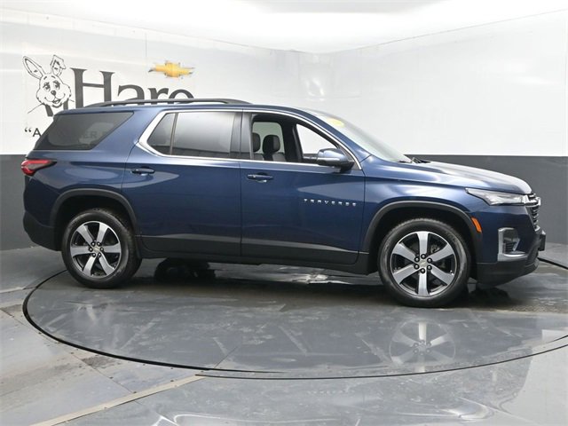Used 2023 Chevrolet Traverse LT w/ LT Premium Package image 3