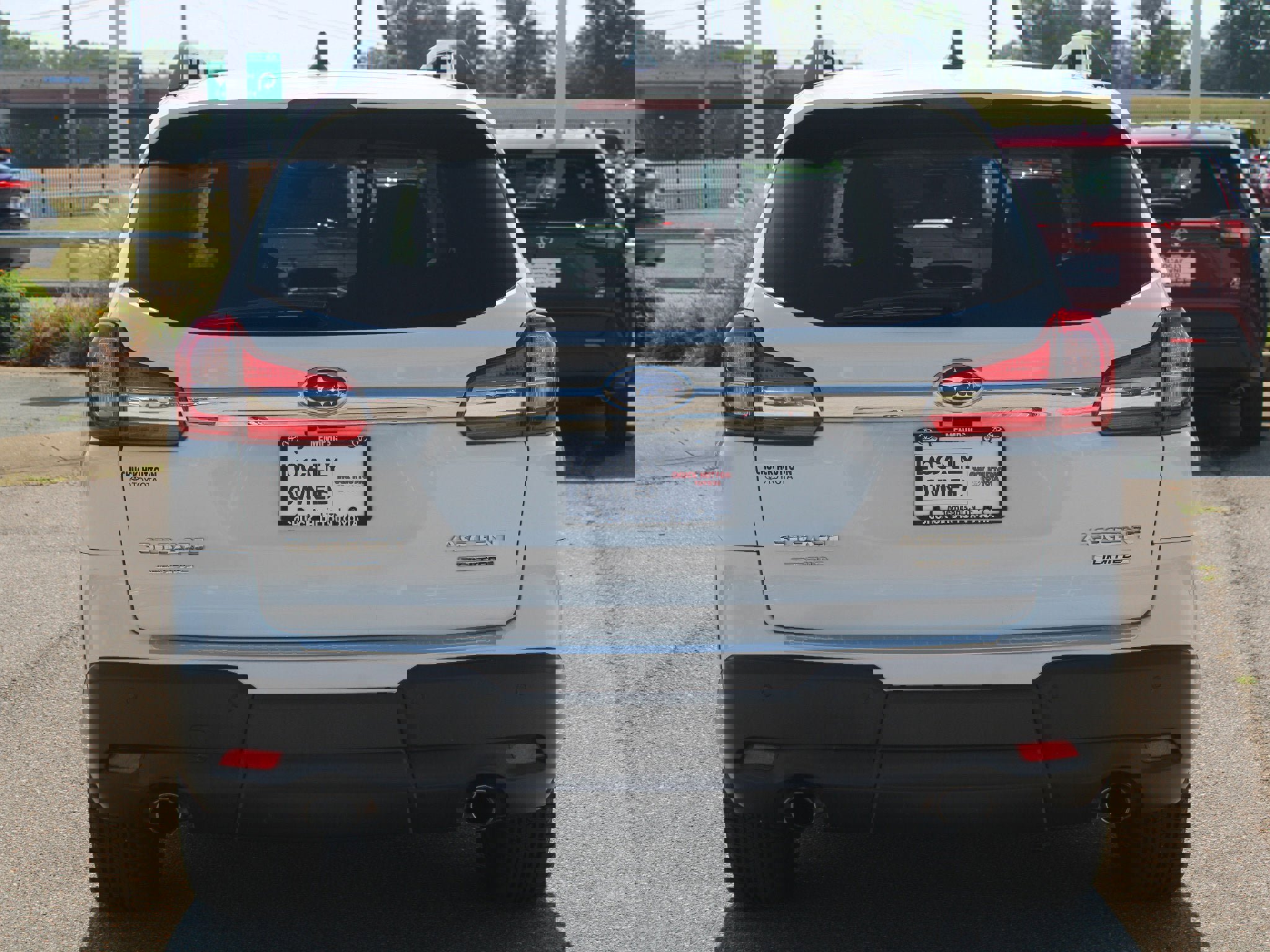 Used 2019 Subaru Ascent Limited w/ Popular Package #3 image 3