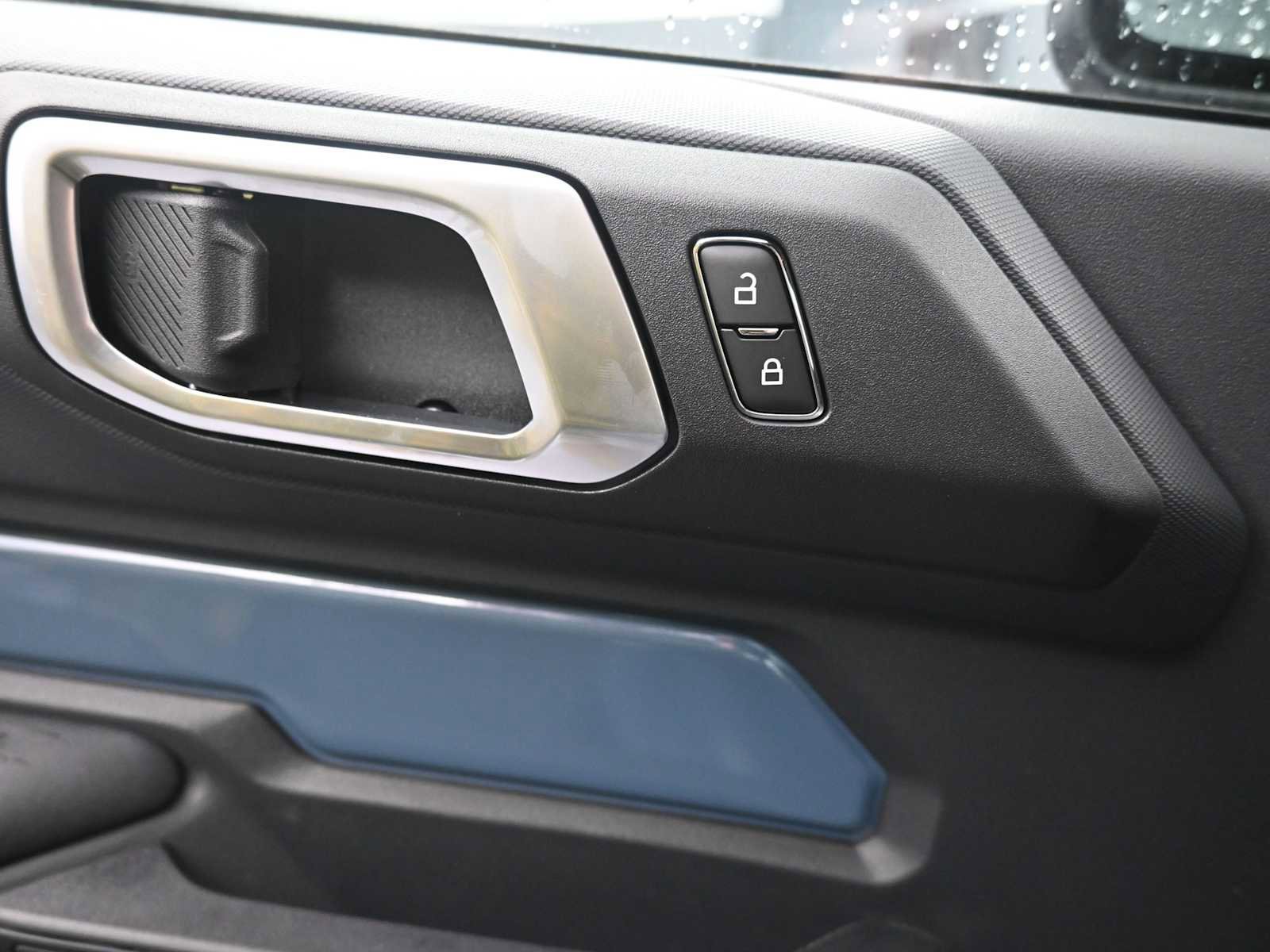 New 2025 Ford Bronco 2-Door image 19