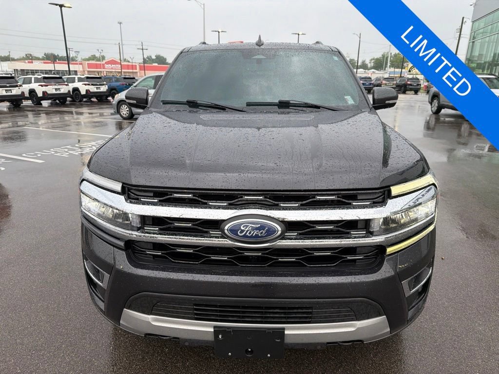 Used 2022 Ford Expedition Limited AWD/4WD image 2