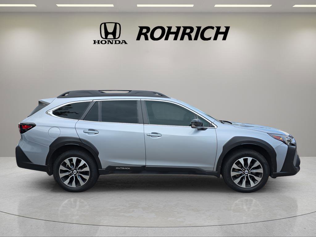 Used 2023 Subaru Outback Limited image 4