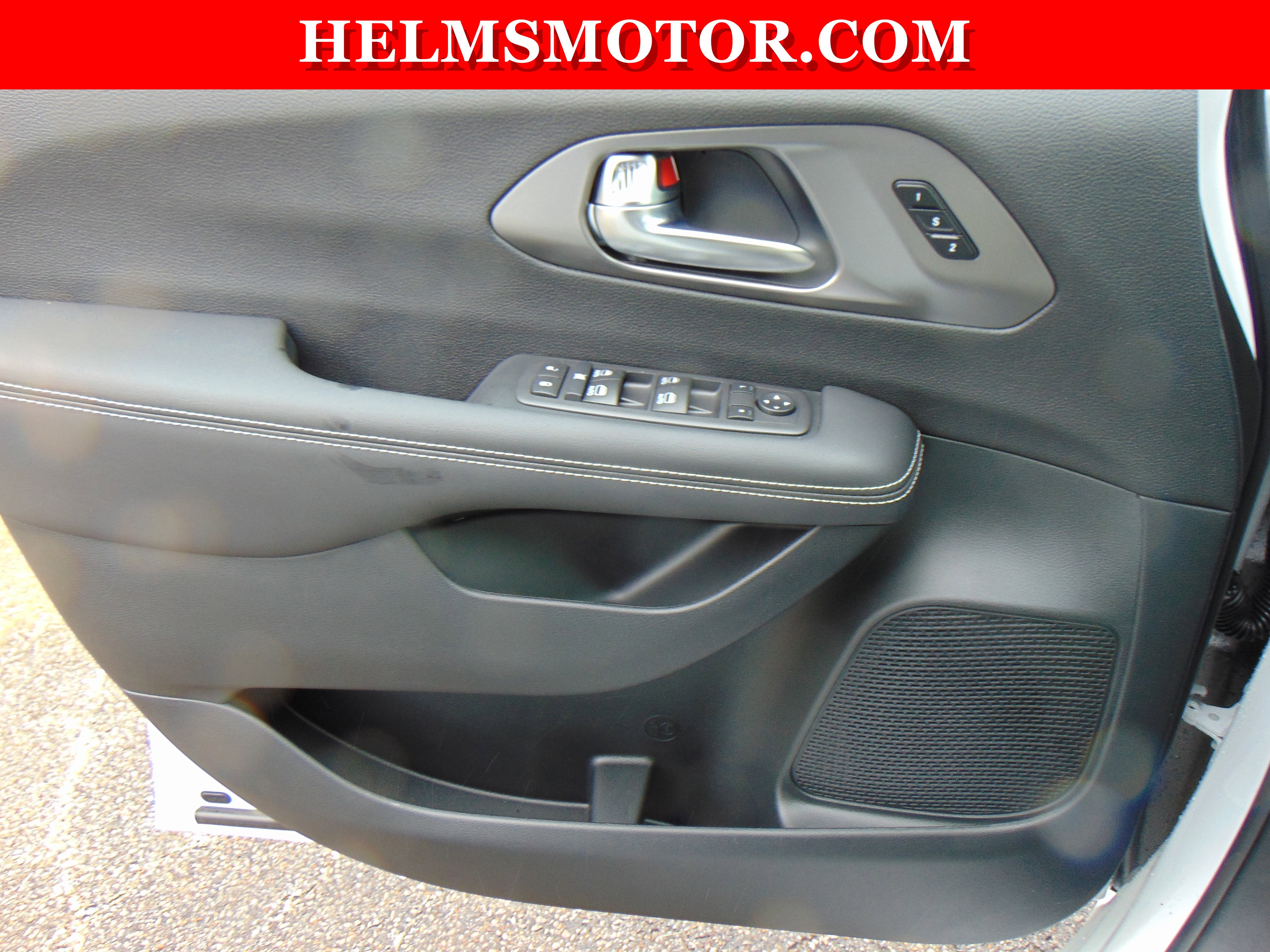 New 2026 Chrysler Pacifica Select w/ S Appearance Package image 17