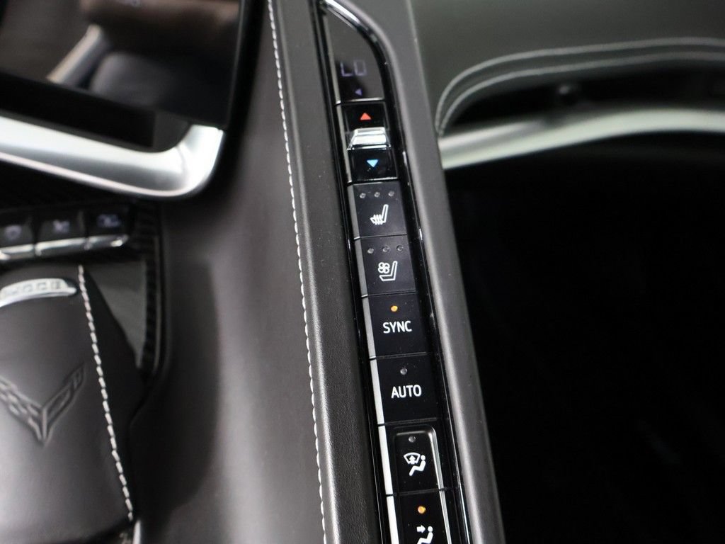 Used 2021 Chevrolet Corvette Stingray Premium Conv w/ Z51 Performance Package RWD image 45