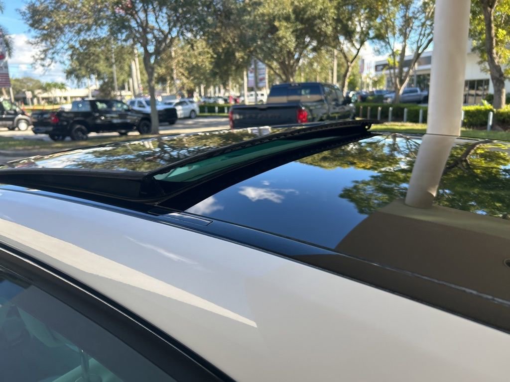 Used 2019 Mercedes-Benz S 560 Sedan w/ Premium Package image 17