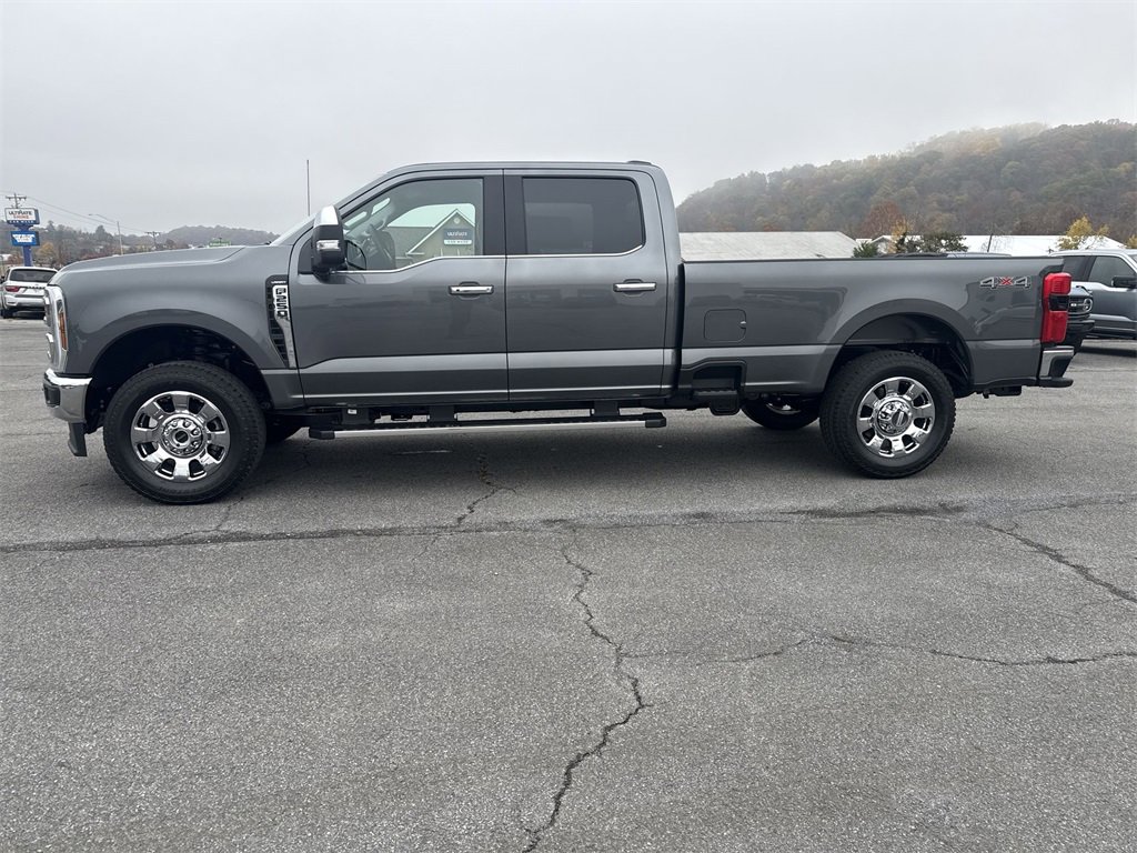 New 2026 Ford F250 Lariat w/ Chrome Package image 3