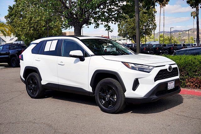 Used 2025 Toyota RAV4 XLE w/ Convenience Package FWD image 6