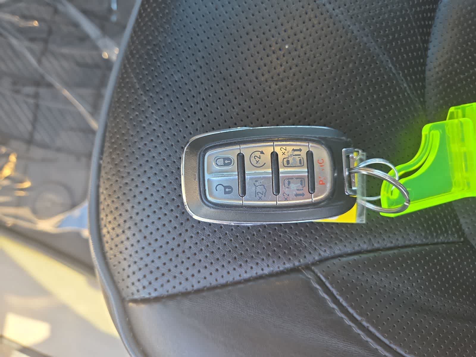 Used 2017 Chrysler Pacifica Limited FWD image 28