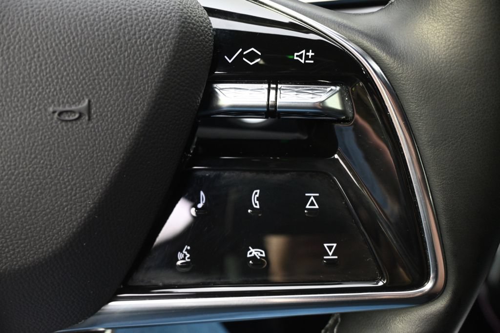 Certified 2024 Cadillac Lyriq Sport AWD/4WD image 34