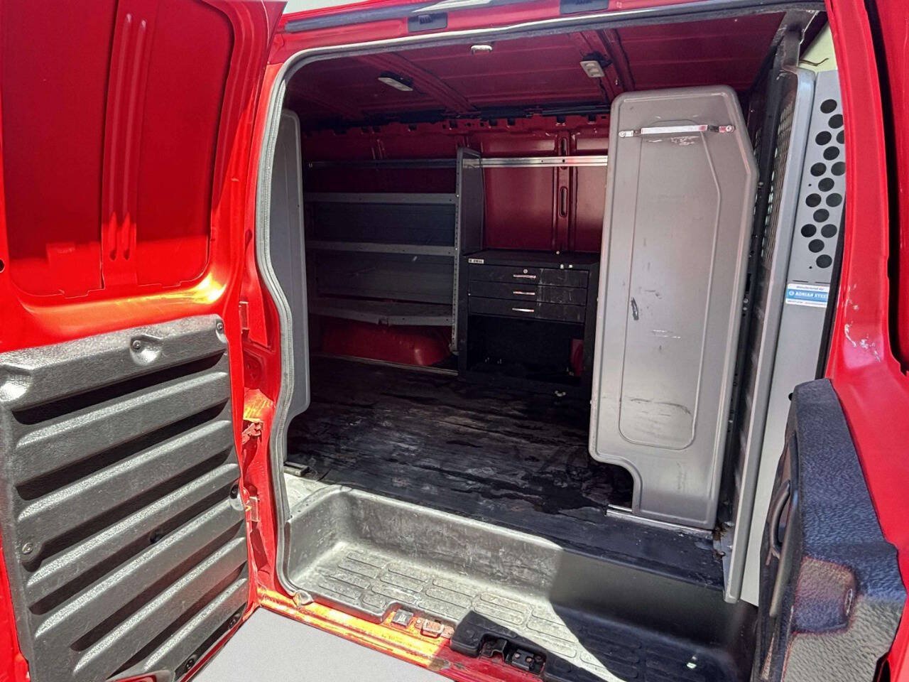 Used 2017 Chevrolet Express 3500 RWD image 11