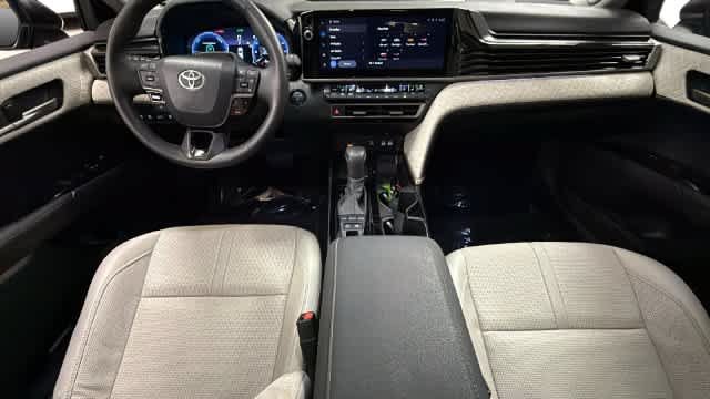 Used 2025 Toyota Camry XLE w/ Premium Plus Package AWD/4WD image 4