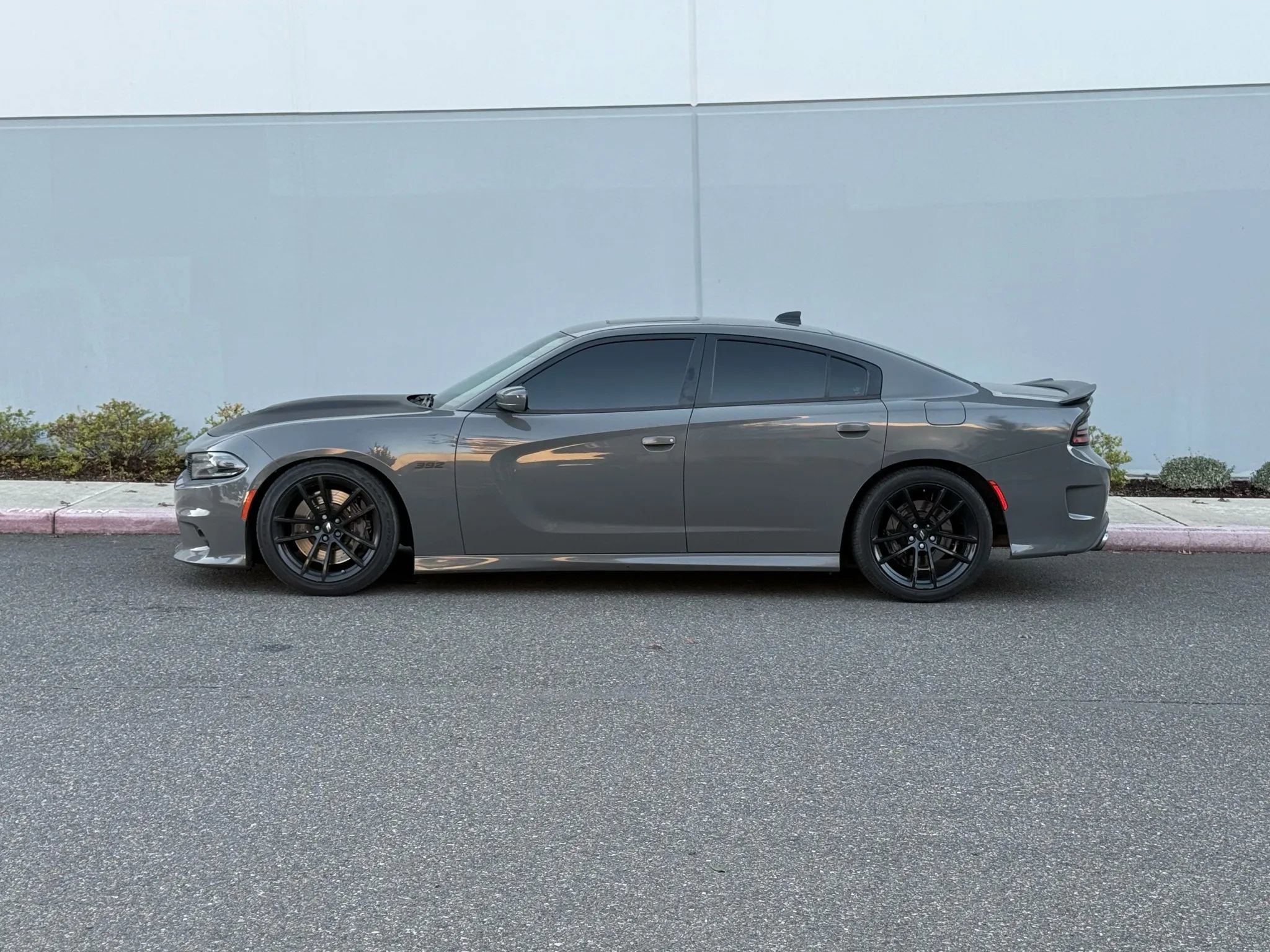 Used 2018 Dodge Charger R/T image 2