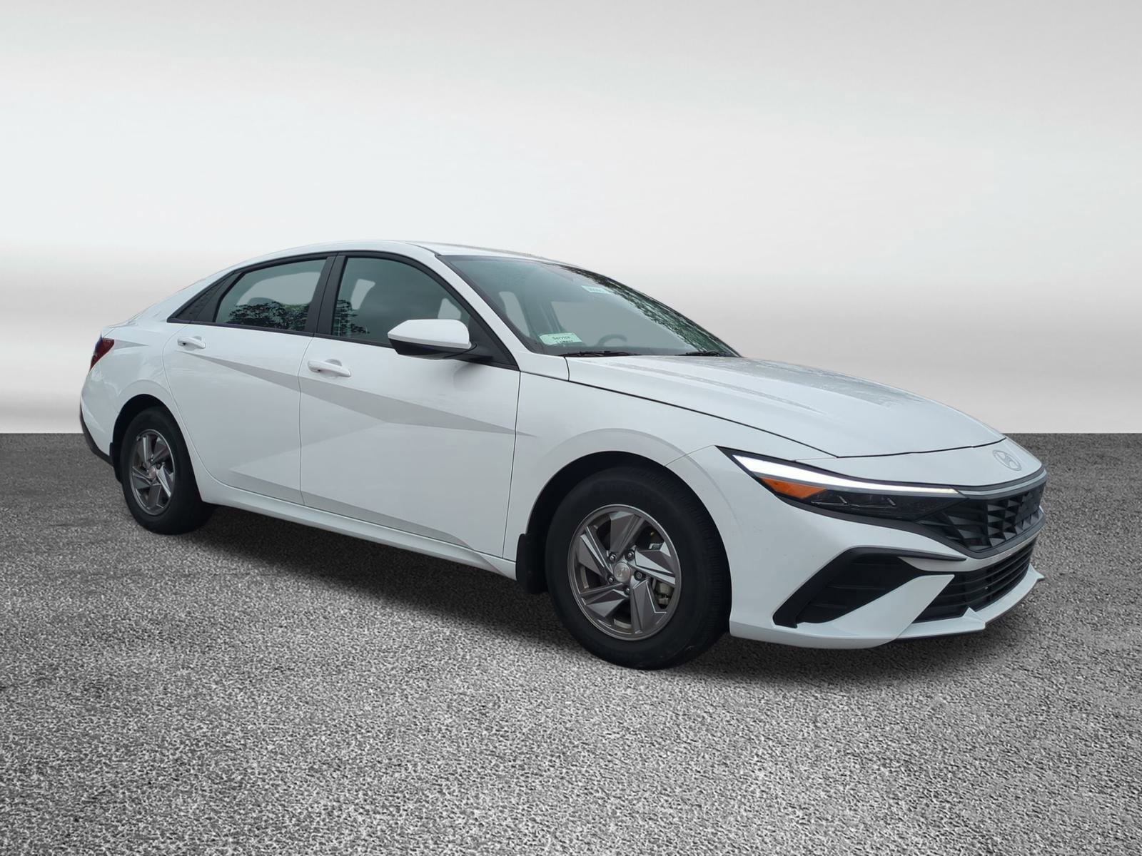 New 2025 Hyundai Elantra SE image 2