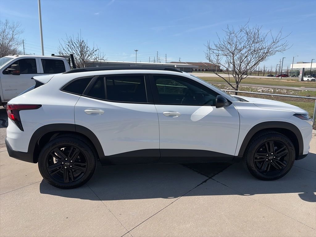 Certified 2025 Chevrolet Trax ACTIV w/ Sunroof Package image 9