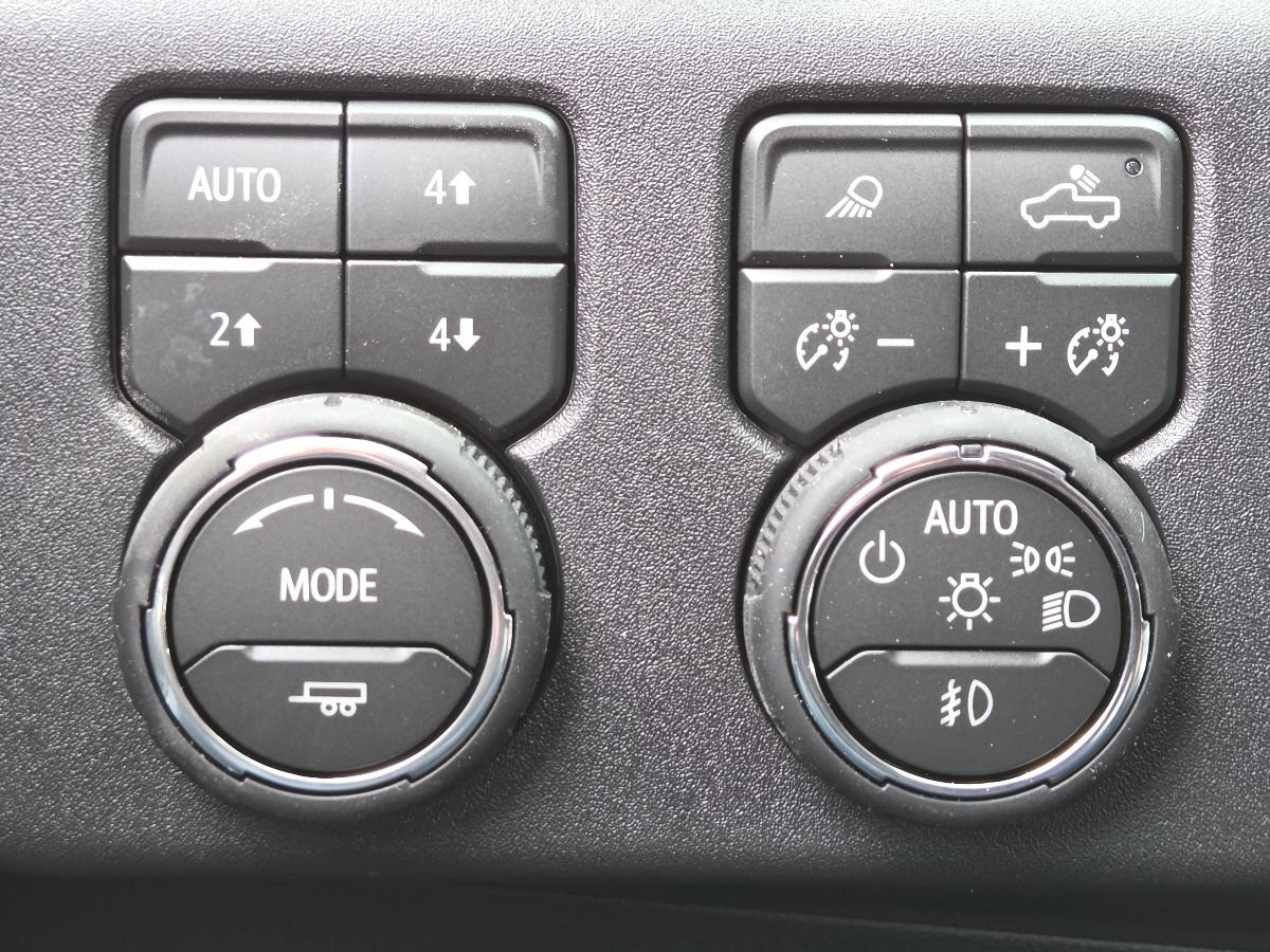 New 2026 Chevrolet Silverado 1500 High Country AWD/4WD image 6