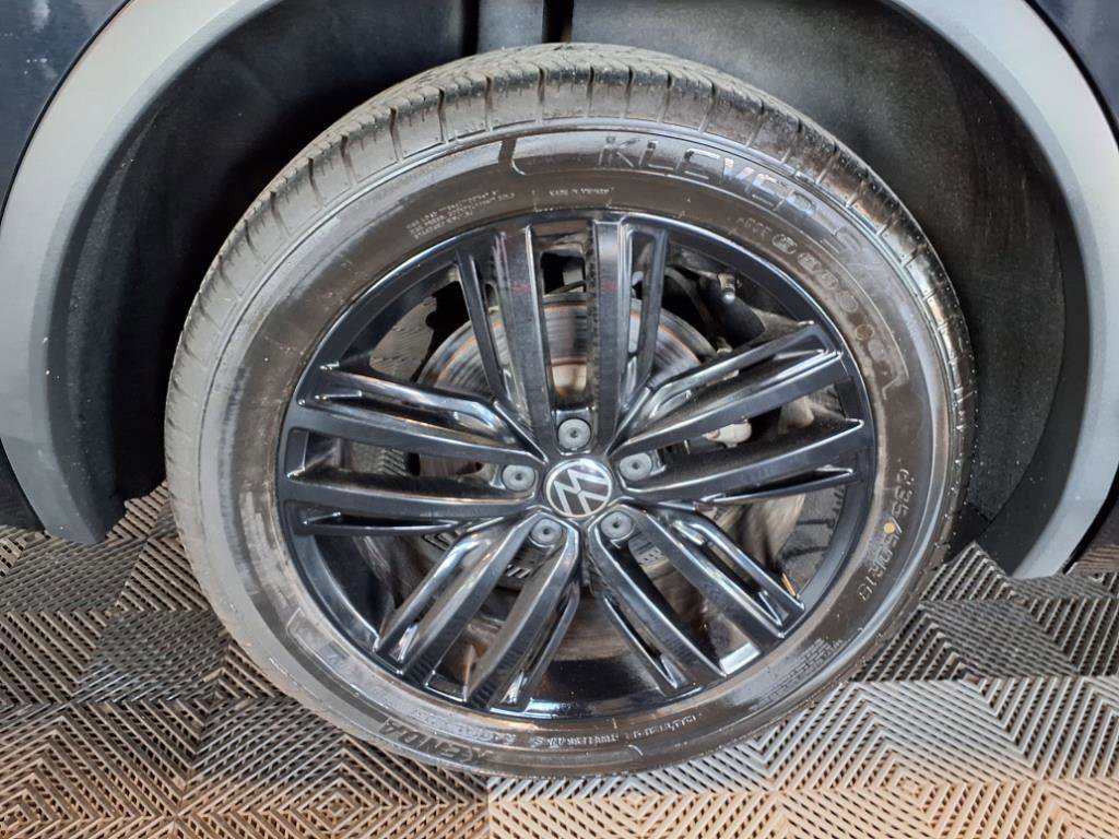 Used 2021 Volkswagen Tiguan SE R-Line image 8