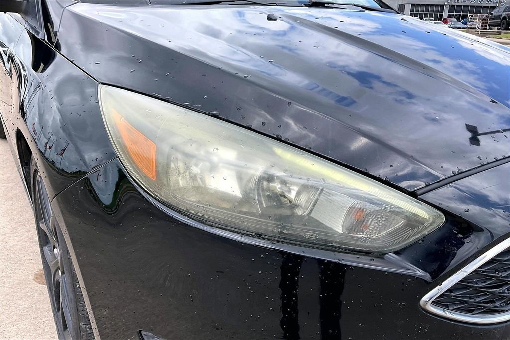 Used 2016 Ford Focus SE w/ Equipment Group 201A FWD image 32