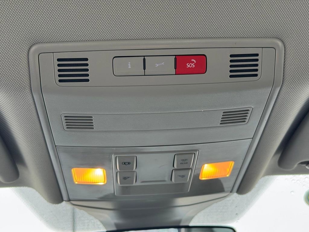 Used 2024 Volkswagen Jetta SE image 16