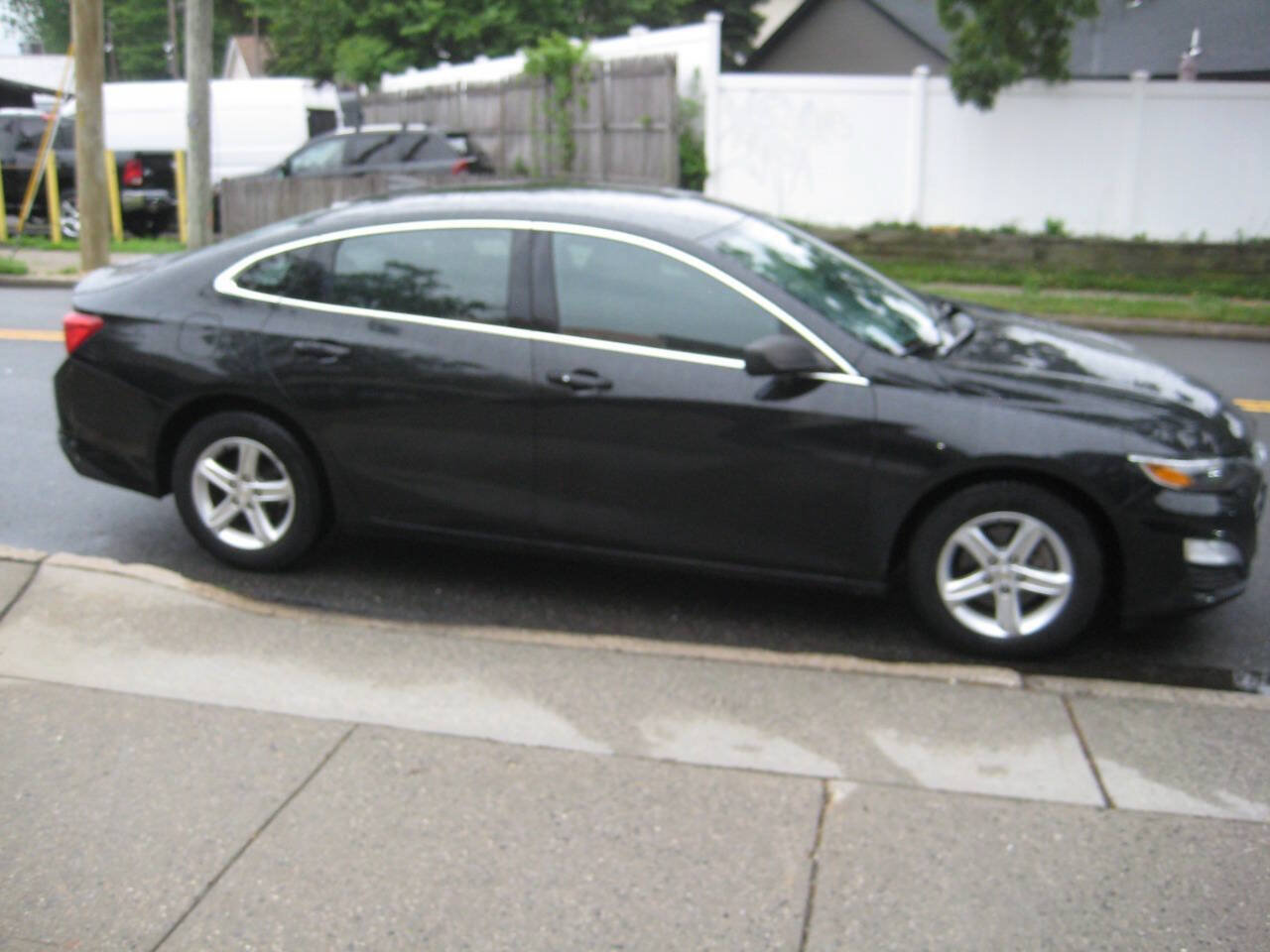Used 2020 Chevrolet Malibu LS FWD image 4