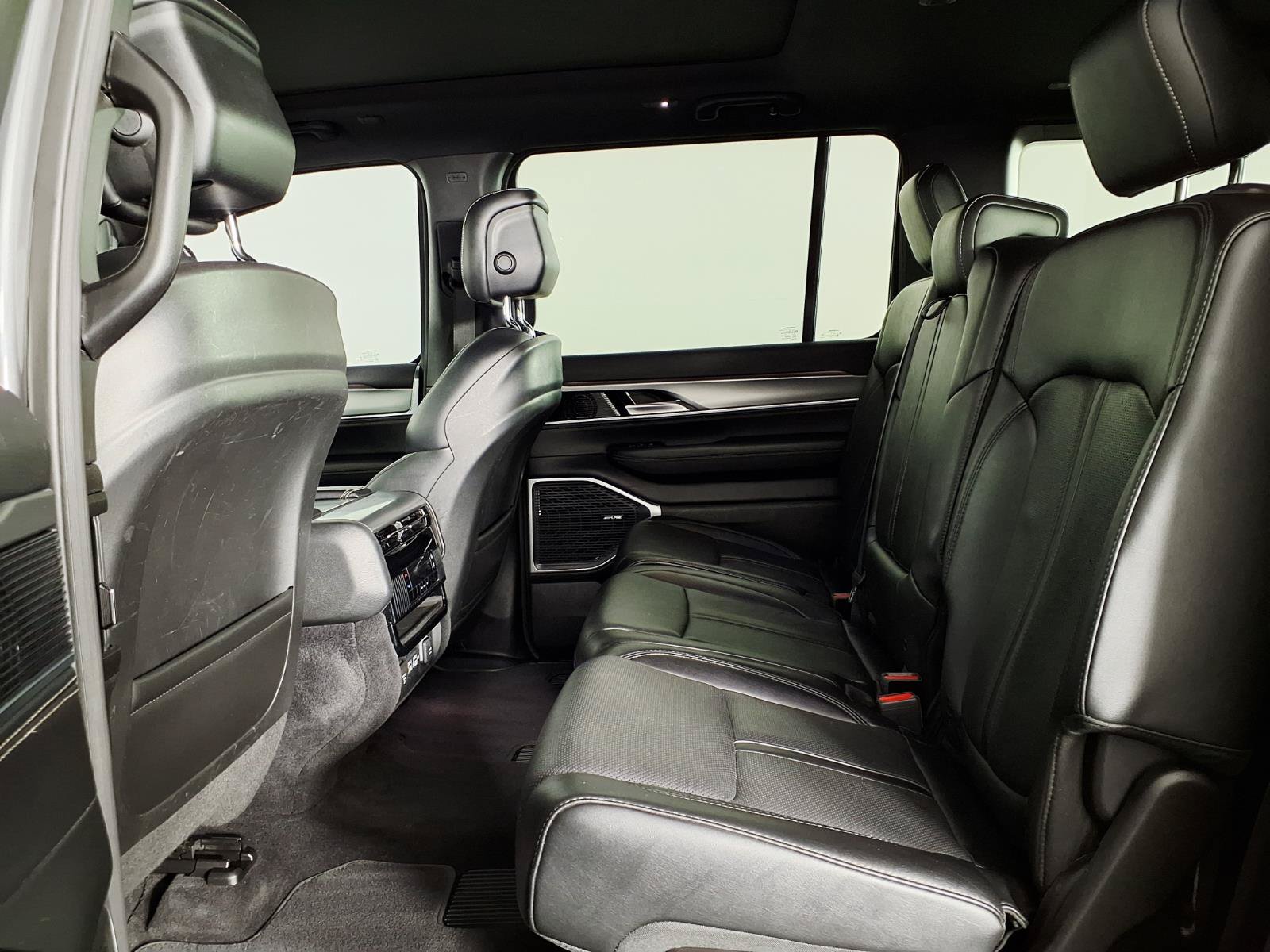 Used 2023 Jeep Wagoneer Series II AWD/4WD image 14