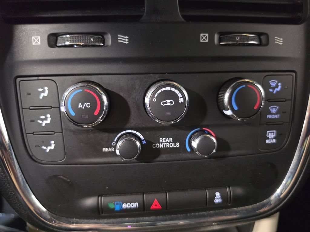 Used 2019 Dodge Grand Caravan SXT FWD image 16