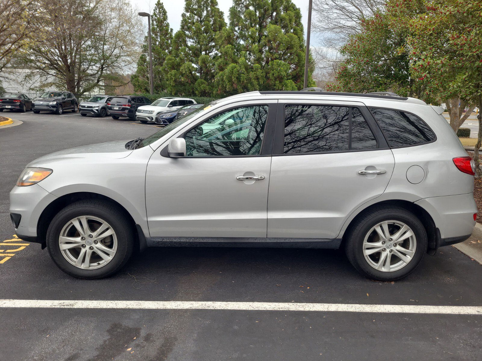 Used 2011 Hyundai Santa Fe Limited image 3