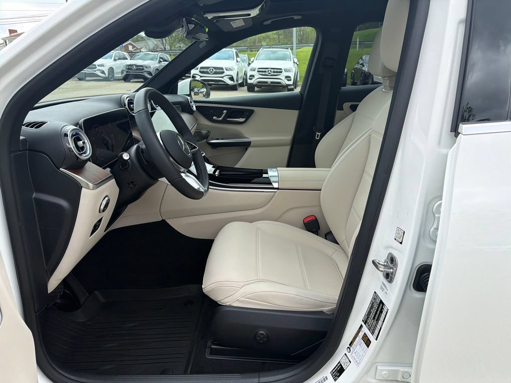 Used 2026 Mercedes-Benz GLC 300 4MATIC image 16