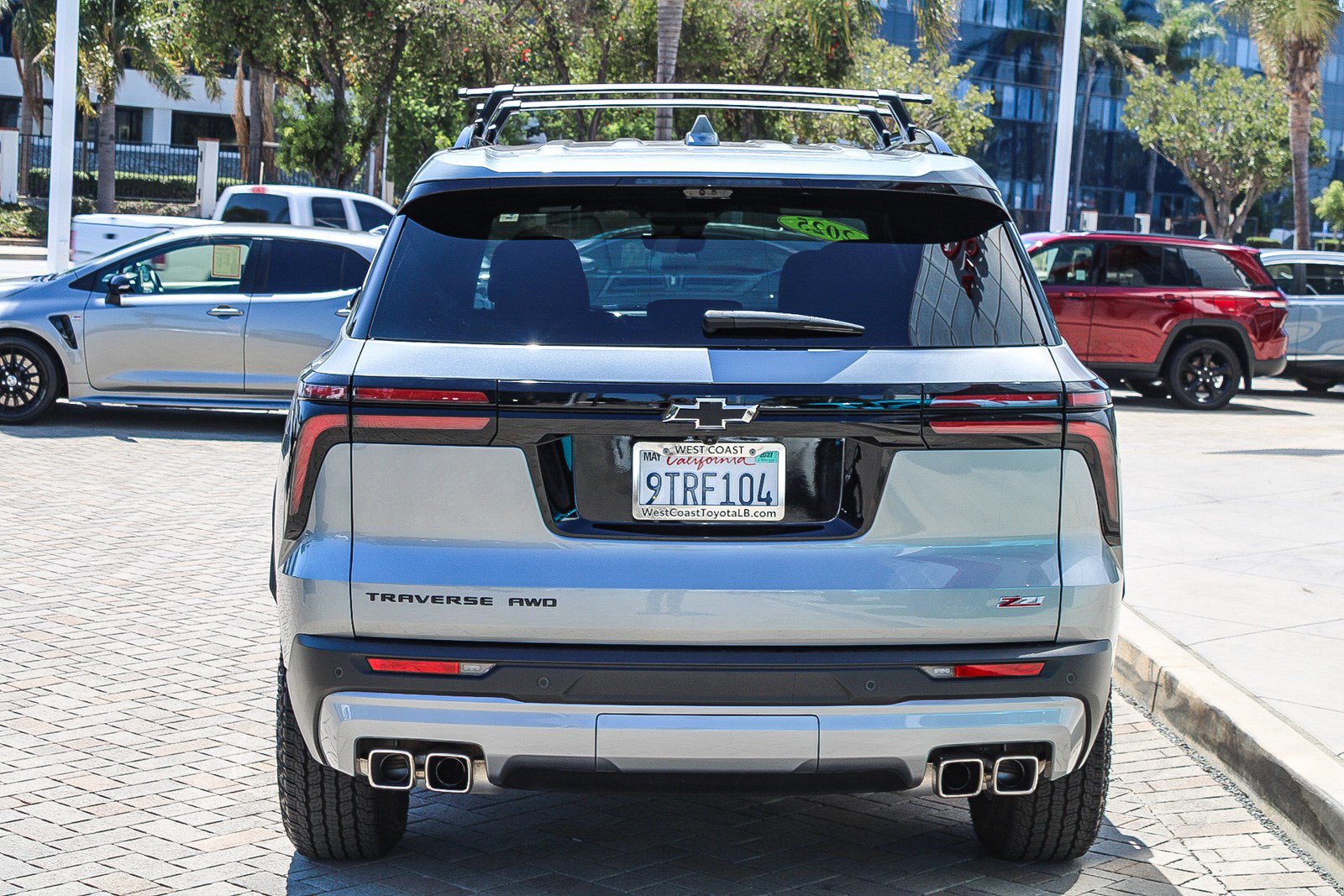 Used 2025 Chevrolet Traverse Z71 w/ Enhanced Driving Package AWD/4WD image 9