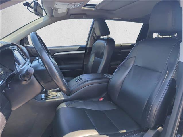 Used 2015 Toyota Highlander XLE FWD image 19
