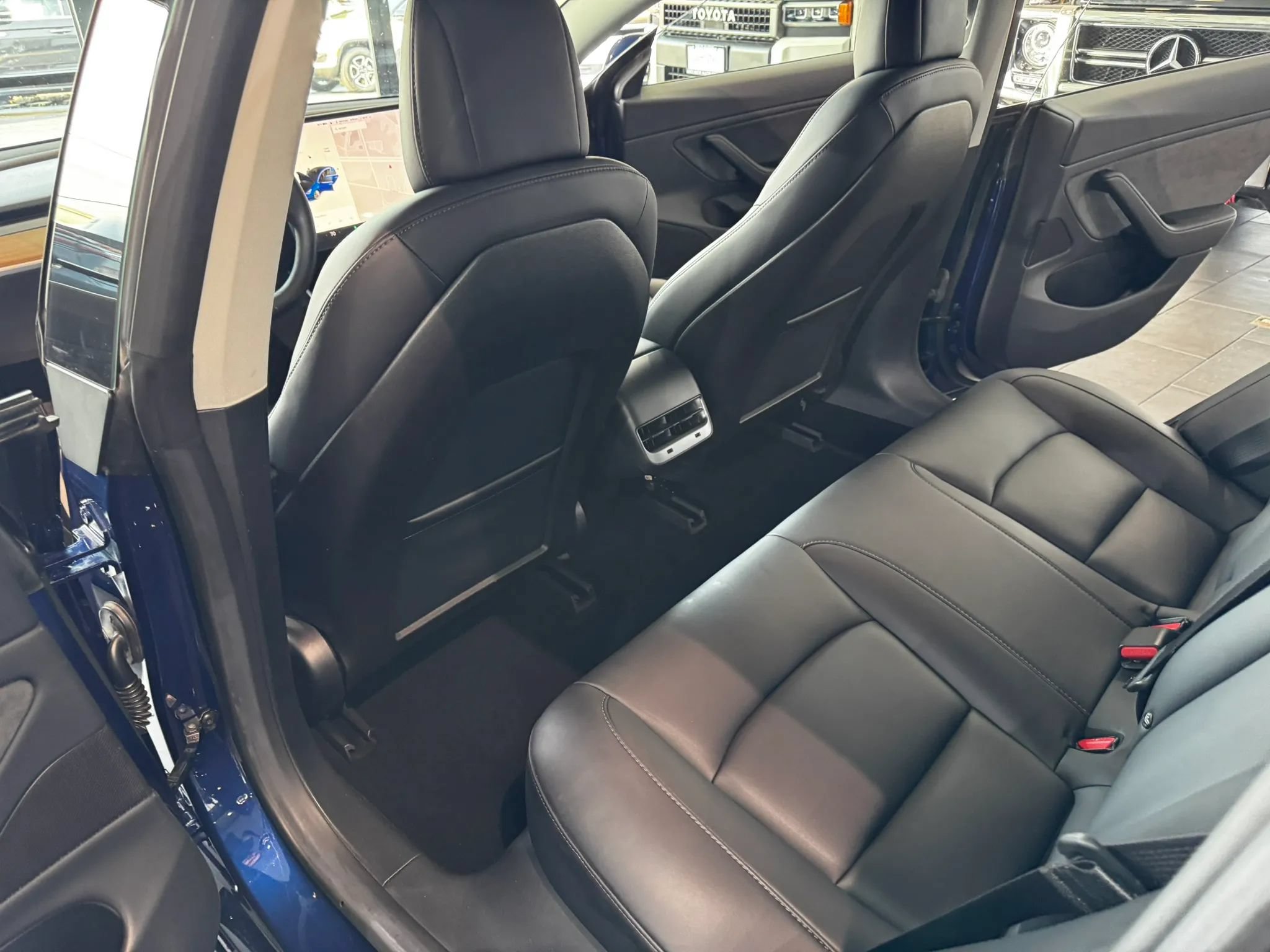 Used 2018 Tesla Model 3 Long Range RWD image 18