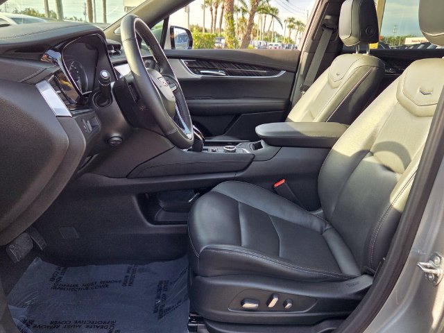 Used 2024 Cadillac XT6 Premium Luxury FWD image 10