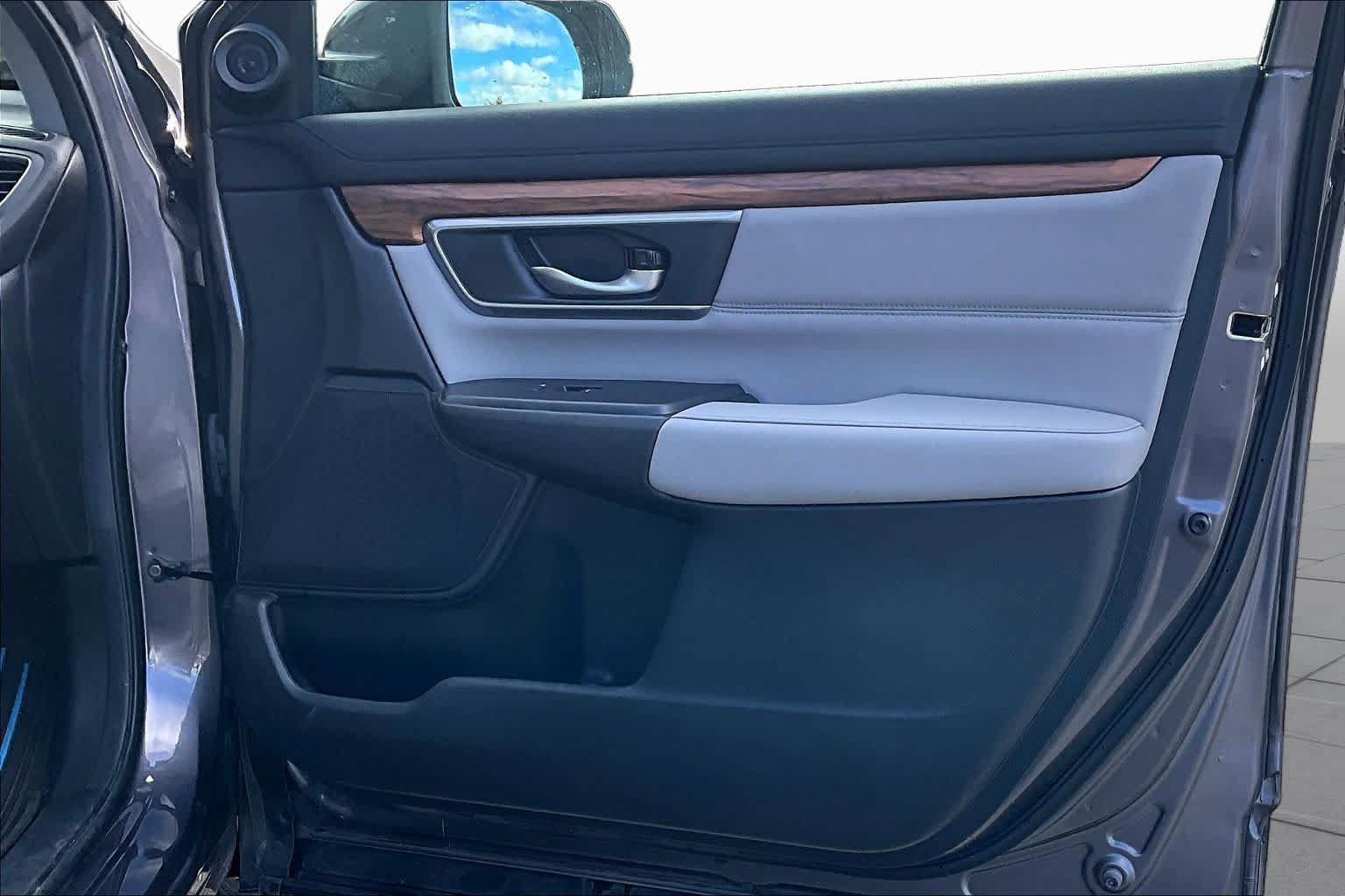 Used 2018 Honda CR-V Touring image 22