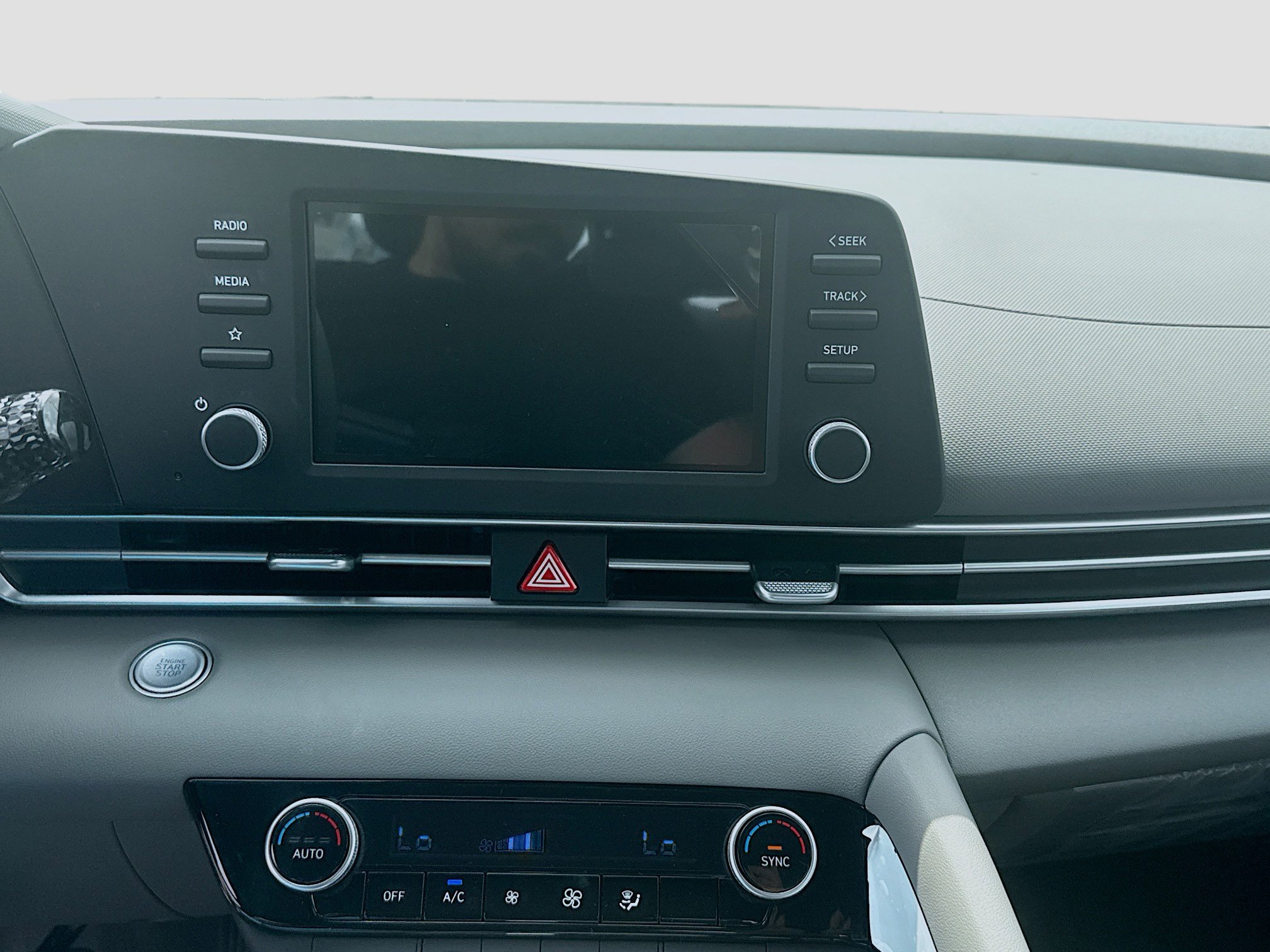 New 2026 Hyundai Elantra Hybrid FWD image 10